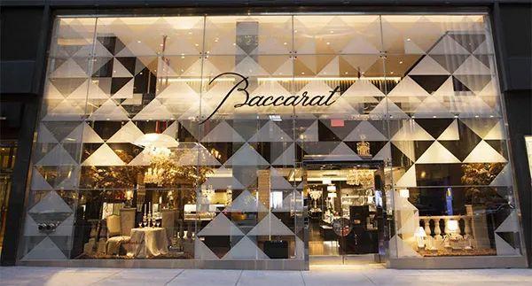 ông sylvain paul lacladere giám đốc chi nhánh thuốc thú y Vip 007 hiện đang mở công ty tnhh bayer vn